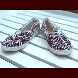 Casual printed sneakers